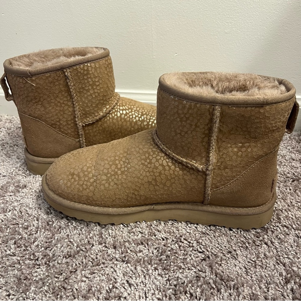 {UGG} Classic Mini Sparkle Spots Boots Tan - Picture 7 of 9